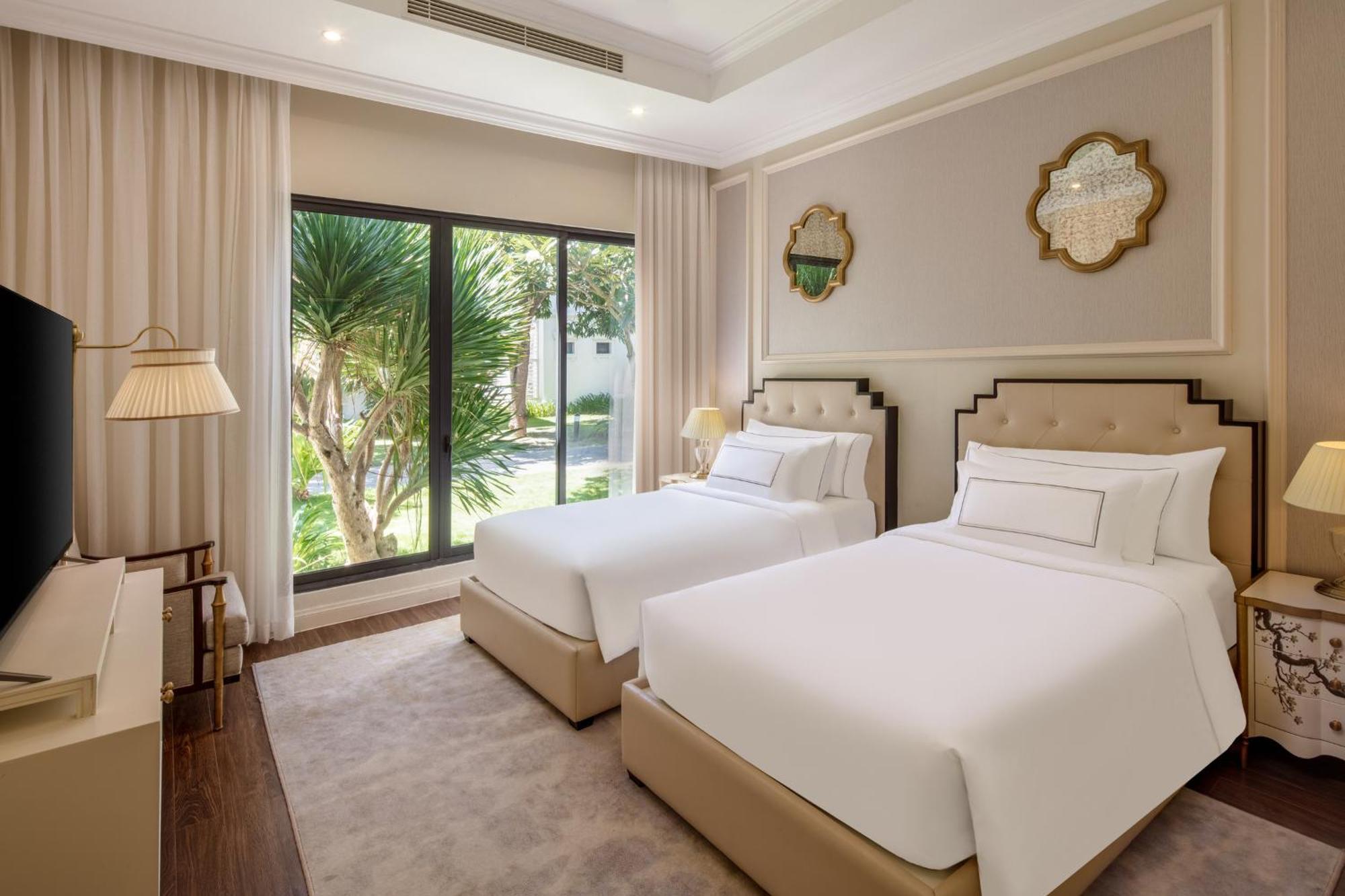 Melia Vinpearl Cam Ranh Beach Resort Exterior photo